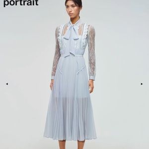 $580 Self Portrait Scalloped lace midi pleated dress Pale light Blue US 8 Medium